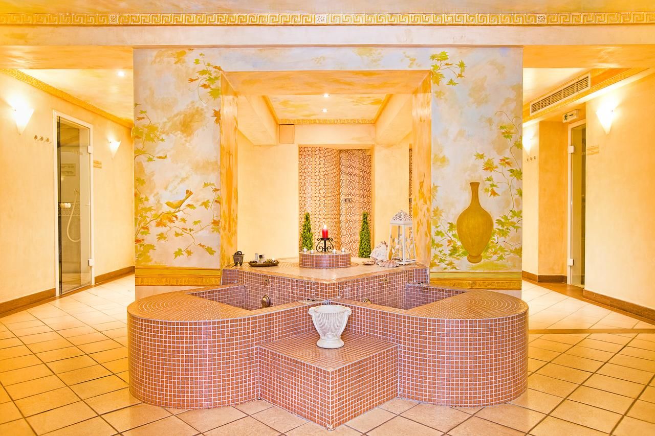 Отель Hotel Yastrebets Wellness & Spa Боровец-39