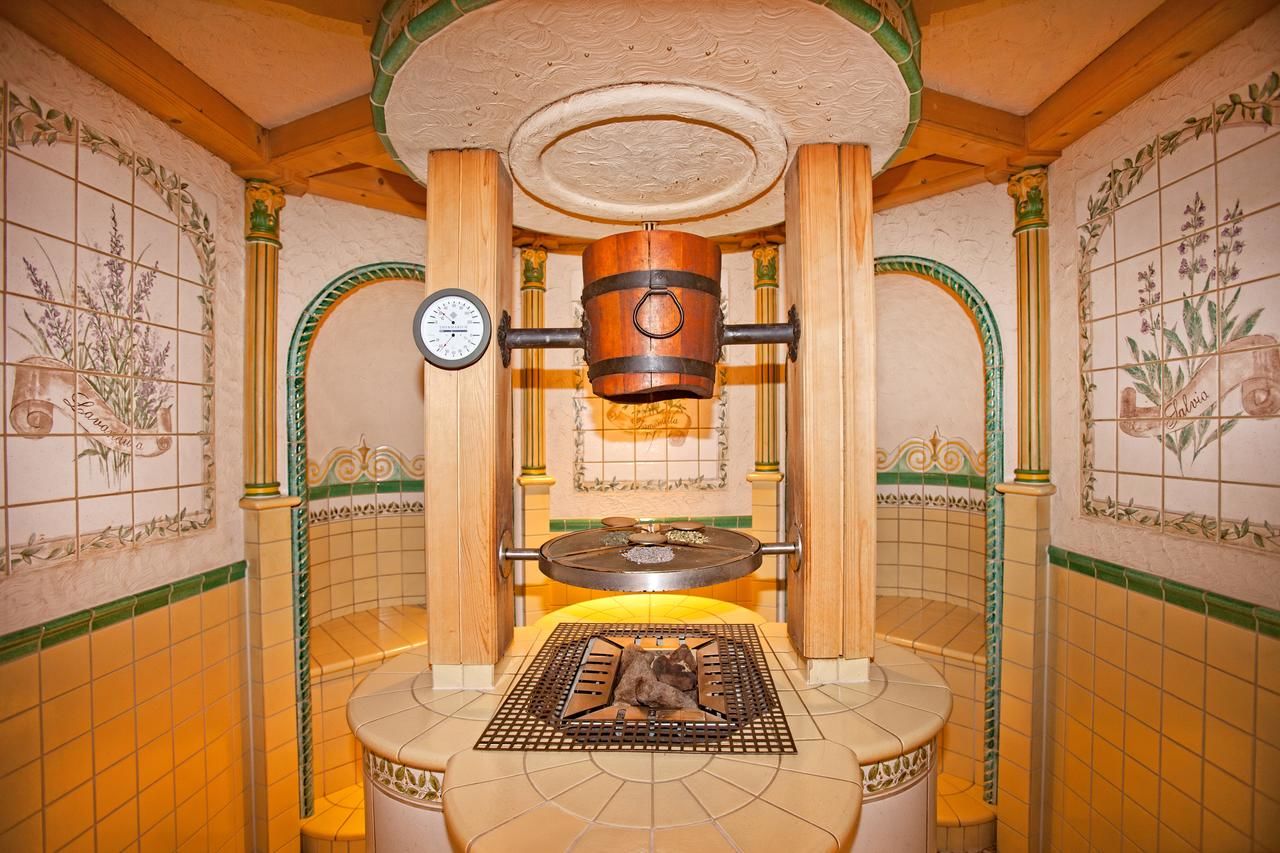 Отель Hotel Yastrebets Wellness & Spa Боровец-45